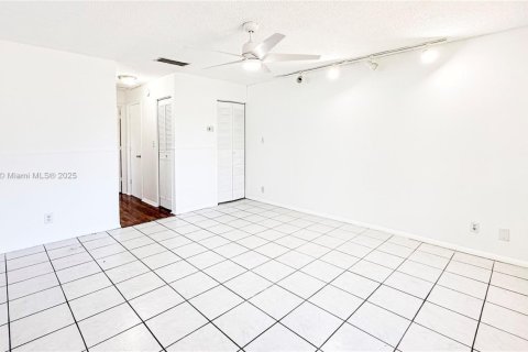 Copropriété à louer à Pompano Beach, Floride: 2 chambres, 84.73 m2 № 1931436 - photo 2