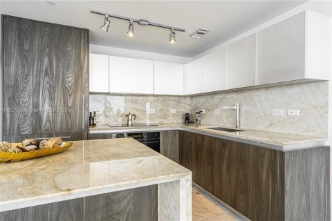 Снять в аренду кондоминиум в Майами, Флорида 3 спальни, 151.8м2, № 1797599 - фото 9