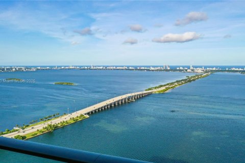 Снять в аренду кондоминиум в Майами, Флорида 3 спальни, 151.8м2, № 1797599 - фото 15