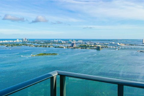 Снять в аренду кондоминиум в Майами, Флорида 3 спальни, 151.8м2, № 1797599 - фото 2