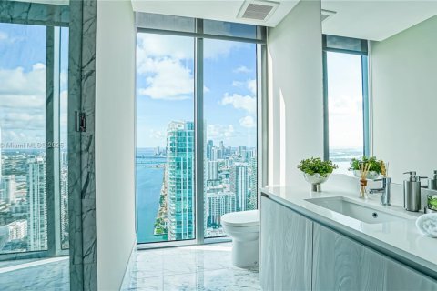 Снять в аренду кондоминиум в Майами, Флорида 3 спальни, 151.8м2, № 1797599 - фото 26