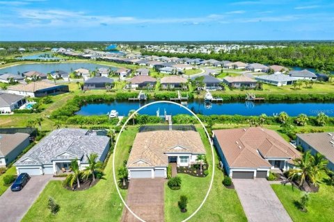 House in Port Charlotte, Florida 4 bedrooms, 220.55 sq.m. № 2166778 - photo 2