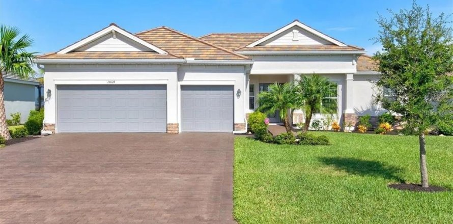 House in Port Charlotte, Florida 4 bedrooms, 220.55 sq.m. № 2166778