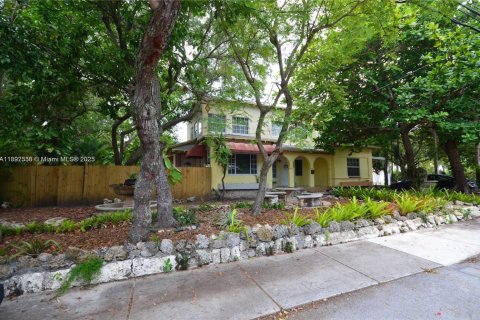 House in Miami, Florida 4 bedrooms, 200.76 sq.m. № 1948857 - photo 4