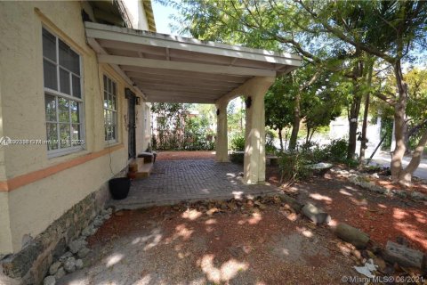 House in Miami, Florida 4 bedrooms, 200.76 sq.m. № 1948857 - photo 5