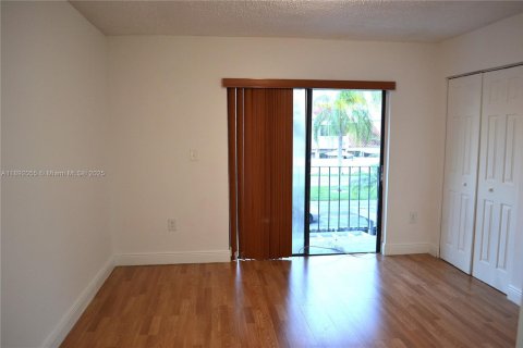 Condominio en alquiler en Miami, Florida, 2 dormitorios, 85.47 m2 № 1945018 - foto 11