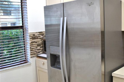 Condominio en alquiler en Miami, Florida, 2 dormitorios, 85.47 m2 № 1945018 - foto 10