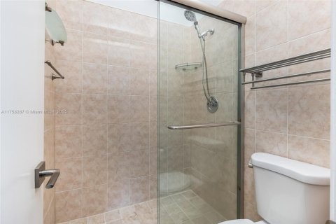 Townhouse in Coconut Creek, Florida 2 bedrooms, 124.77 sq.m. № 1695807 - photo 17