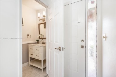 Townhouse in Coconut Creek, Florida 2 bedrooms, 124.77 sq.m. № 1695807 - photo 24