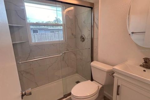 Villa ou maison à louer à Sarasota, Floride: 3 chambres, 84.54 m2 № 2400996 - photo 6