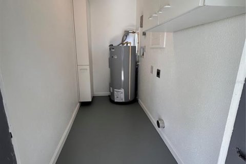 Villa ou maison à louer à Sarasota, Floride: 3 chambres, 84.54 m2 № 2400996 - photo 12