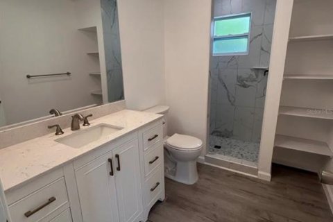 Villa ou maison à louer à Sarasota, Floride: 3 chambres, 84.54 m2 № 2400996 - photo 5