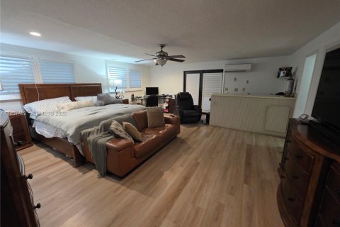 House in Miami, Florida 4 bedrooms, 190.54 sq.m. № 2019592 - photo 11