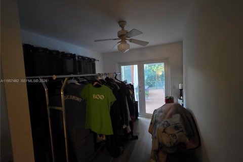 House in Miami, Florida 4 bedrooms, 190.54 sq.m. № 2019592 - photo 19