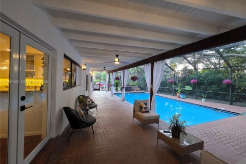House in Miami, Florida 4 bedrooms, 190.54 sq.m. № 2019592 - photo 20