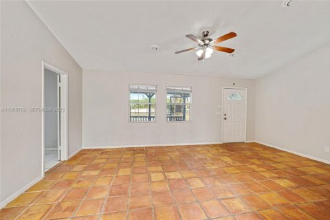 Villa ou maison à vendre à West Palm Beach, Floride: 3 chambres, 176.89 m2 № 2026671 - photo 3