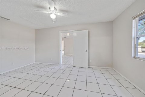 Villa ou maison à vendre à West Palm Beach, Floride: 3 chambres, 176.89 m2 № 2026671 - photo 21