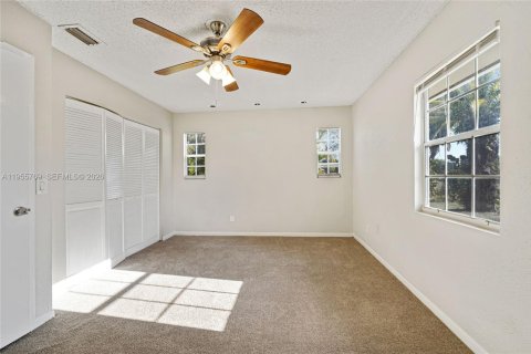 Villa ou maison à vendre à West Palm Beach, Floride: 3 chambres, 176.89 m2 № 2026671 - photo 11