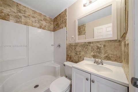 Villa ou maison à vendre à West Palm Beach, Floride: 3 chambres, 176.89 m2 № 2026671 - photo 23