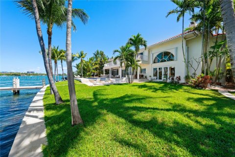 Casa en alquiler en Miami Beach, Florida, 4 dormitorios, 431.53 m2 № 2066861 - foto 14