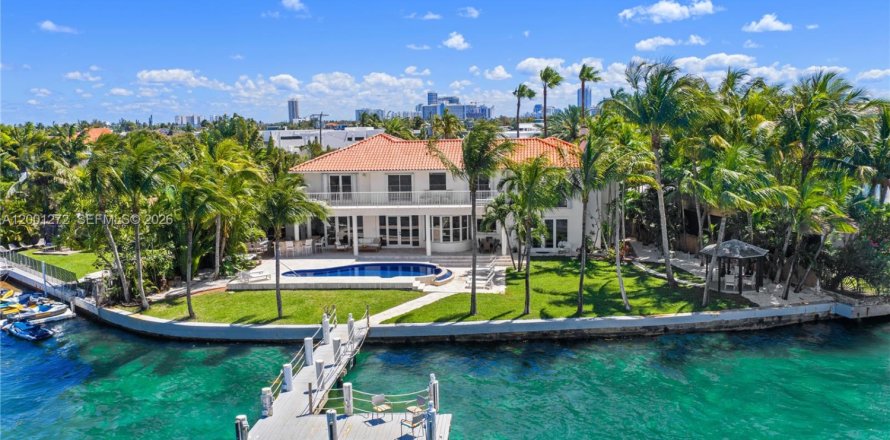 Casa en Miami Beach, Florida 4 dormitorios, 431.53 m2 № 2066861