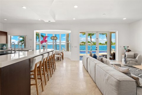 Casa en alquiler en Miami Beach, Florida, 4 dormitorios, 431.53 m2 № 2066861 - foto 8