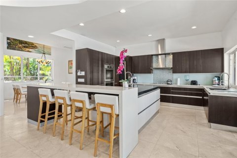 Casa en alquiler en Miami Beach, Florida, 4 dormitorios, 431.53 m2 № 2066861 - foto 22