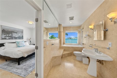 Casa en alquiler en Miami Beach, Florida, 4 dormitorios, 431.53 m2 № 2066861 - foto 29