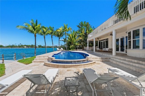 Casa en alquiler en Miami Beach, Florida, 4 dormitorios, 431.53 m2 № 2066861 - foto 11