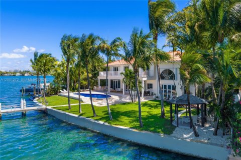 Casa en alquiler en Miami Beach, Florida, 4 dormitorios, 431.53 m2 № 2066861 - foto 4