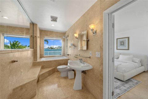 Casa en alquiler en Miami Beach, Florida, 4 dormitorios, 431.53 m2 № 2066861 - foto 28