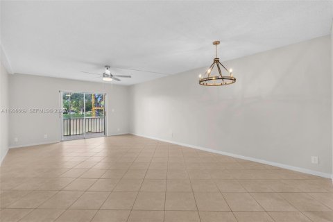 Copropriété à vendre à Coral Springs, Floride: 1 chambre, 93.18 m2 № 1995202 - photo 11