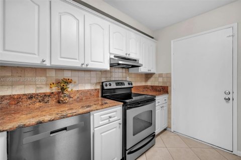 Copropriété à vendre à Coral Springs, Floride: 1 chambre, 93.18 m2 № 1995202 - photo 16