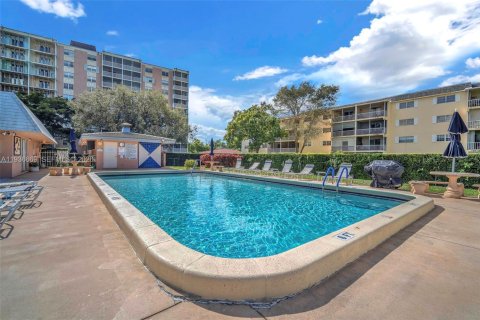 Copropriété à vendre à Coral Springs, Floride: 1 chambre, 93.18 m2 № 1995202 - photo 27