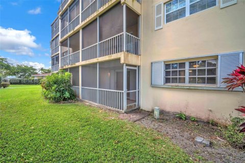 Copropriété à vendre à Coral Springs, Floride: 1 chambre, 93.18 m2 № 1995202 - photo 25