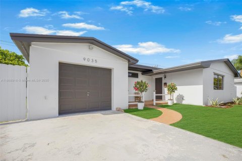 House in Cutler Bay, Florida 3 bedrooms, 152.73 sq.m. № 1752518 - photo 4