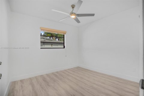 House in Cutler Bay, Florida 3 bedrooms, 152.73 sq.m. № 1752518 - photo 21