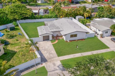 House in Cutler Bay, Florida 3 bedrooms, 152.73 sq.m. № 1752518 - photo 29