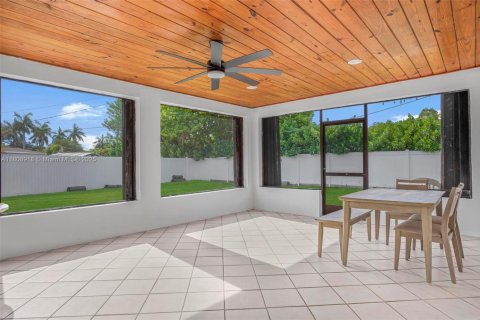 House in Cutler Bay, Florida 3 bedrooms, 152.73 sq.m. № 1752518 - photo 24