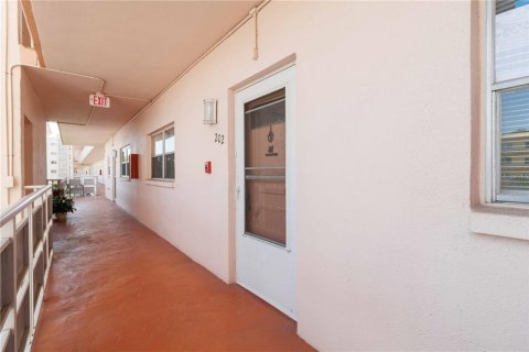 Copropriété à vendre à Saint Petersburg, Floride: 2 chambres, 115.66 m2 № 1673500 - photo 25