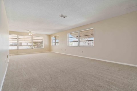 Copropriété à vendre à Saint Petersburg, Floride: 2 chambres, 115.66 m2 № 1673500 - photo 9