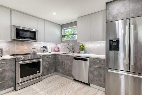 House in Sarasota, Florida 2 bedrooms, 84.36 sq.m. № 1673973 - photo 7
