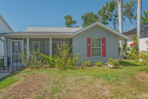 House in Sarasota, Florida 2 bedrooms, 84.36 sq.m. № 1673973 - photo 1