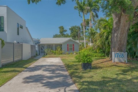 House in Sarasota, Florida 2 bedrooms, 84.36 sq.m. № 1673973 - photo 3