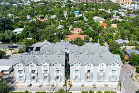 Купить таунхаус в Сарасота, Флорида 8 комнат, 227.7м2, № 2347303 - фото 2