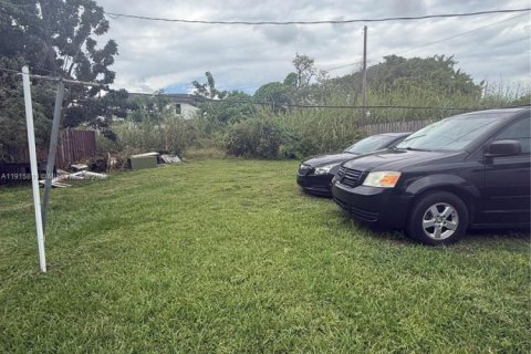 House in Miami, Florida 2 bedrooms, 53.14 sq.m. № 1971827 - photo 7