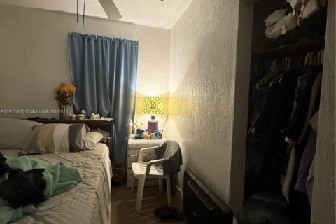 House in Miami, Florida 2 bedrooms, 53.14 sq.m. № 1971827 - photo 5