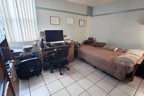 Copropriété à vendre à Miami Beach, Floride: 2 chambres, 79.15 m2 № 2091102 - photo 11