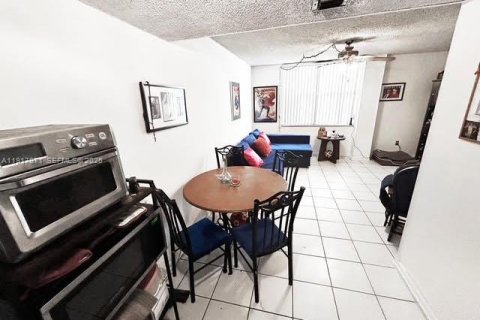 Copropriété à vendre à Miami Beach, Floride: 2 chambres, 79.15 m2 № 2091102 - photo 5