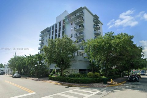 Copropriété à vendre à Miami Beach, Floride: 2 chambres, 79.15 m2 № 2091102 - photo 2